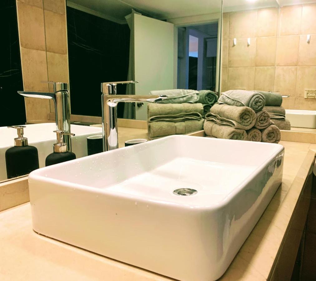 Luxurious Beach apartment Haïfa Extérieur photo